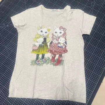 [ 희소 ] UNIQLO x 히구치 유코*헬로키티 T셔츠