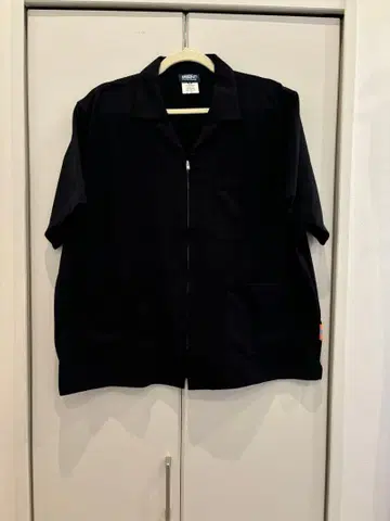 Props Store Utility Smock with Primeflex