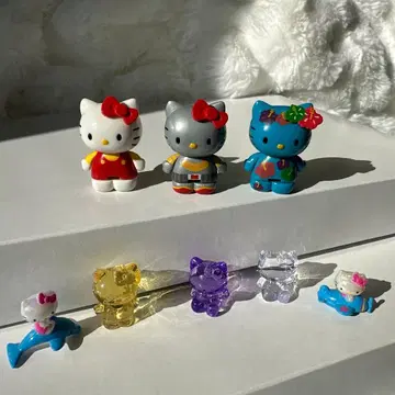 헬로키티 피규어 8개