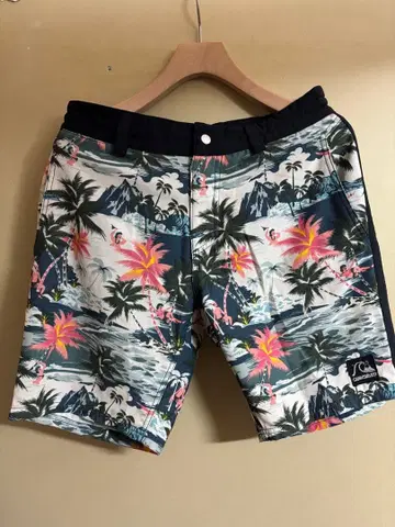 Quiksilver 트로피컬 패턴 숏팬츠 32