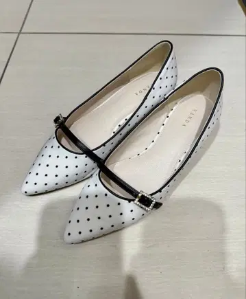 RANDA 비쥬 버클 스틸레토 펌프스