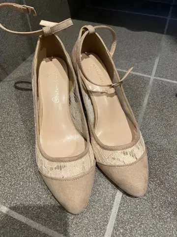 베이지 스웨이드 레이스 펌프스 설명 잘 읽어주세요.