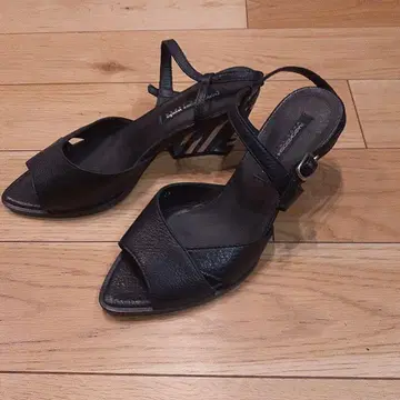 RABOKIGOSHI WORKS 블랙 힐 샌들