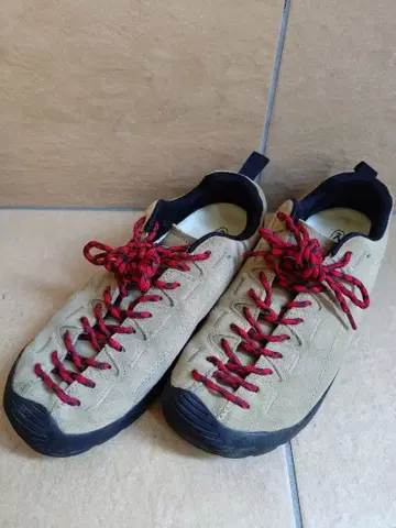 KEEN 베이지 스니커즈 26.5 재스퍼