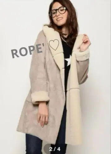 ROPE' 후드 부착 페이크 무스탕 코트