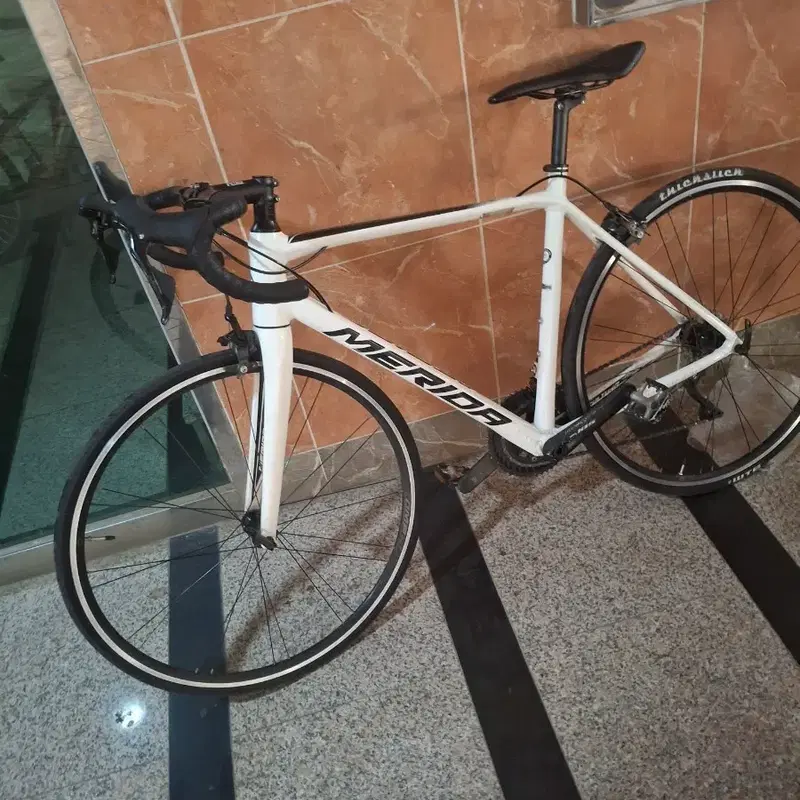 메리다 스컬트라 400 로드자전거