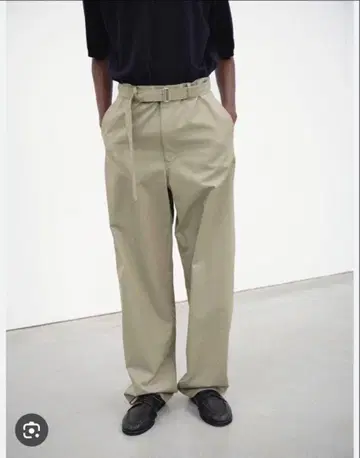 24SS AURALEE BELTED PANTS 사이즈 3