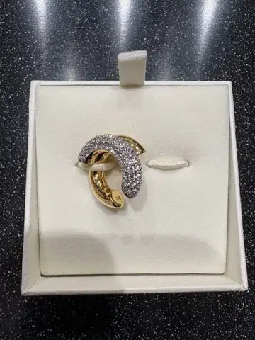 미사용 새상품 [ SWAROVSKI ] 크리스탈 이어커프