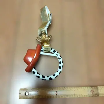 우디의 모자 디자인 클립 부착 링 타월 걸이