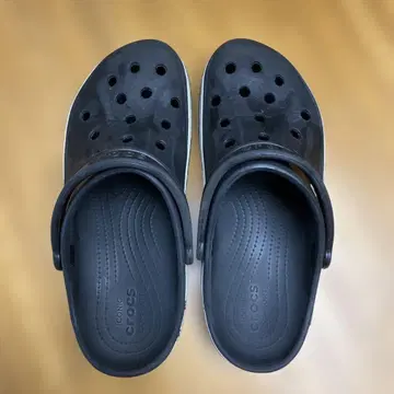Crocs 블랙 클로그 샌들