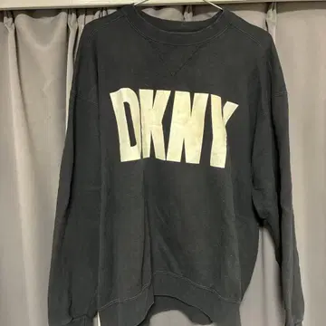 DKNY 로고 맨투맨 블랙 빈티지 구제 의류 90s USA