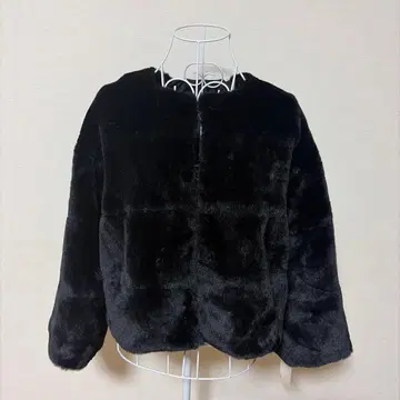 새상품 미사용 택 포함 모델 니카 씨 프로듀스 자켓