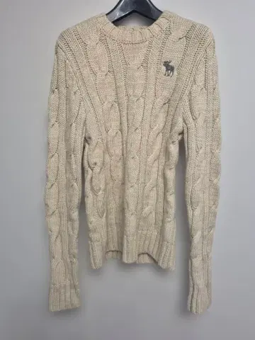 Abercrombie&Fitch 케이블 니트 스웨터 크림색