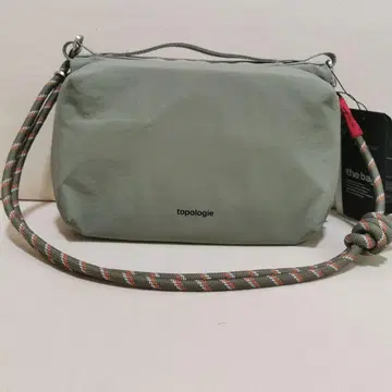 Topologie 단풍 그린 숄더백 한정판 거리에서 가장 주목