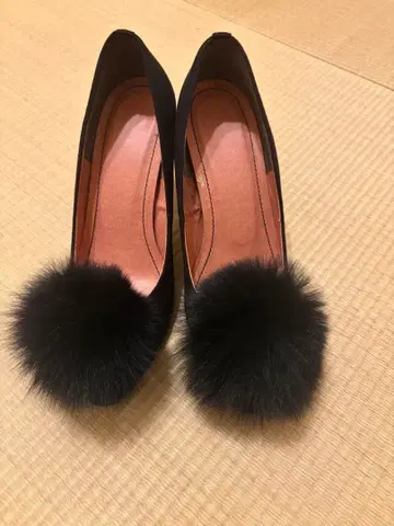 에스페란자 퍼 블랙 펌프스 중간 힐