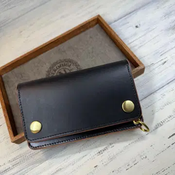 [트래커 지갑 미들 3층] 블랙 차심 골드 YKK