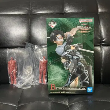 제일복권 진격의 거인 B상 리바이 & 거인 피규어 2체 (미개봉)