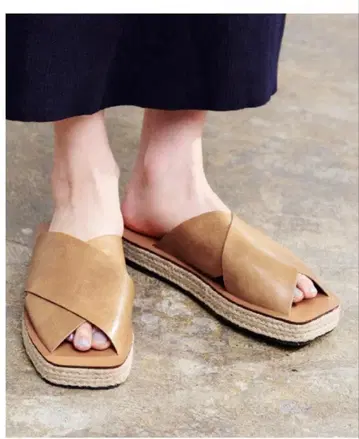 크로스 스트랩 샌들 브라운