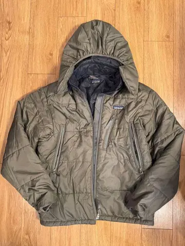 Patagonia 퍼프 자켓 M 카키 MARS