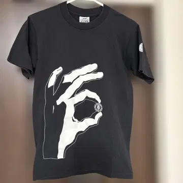 텐더 로인 핸드 사인 티셔츠