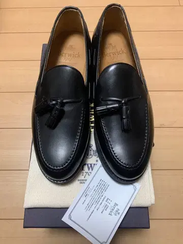 미사용 새상품 Berwick 사이즈 UK7