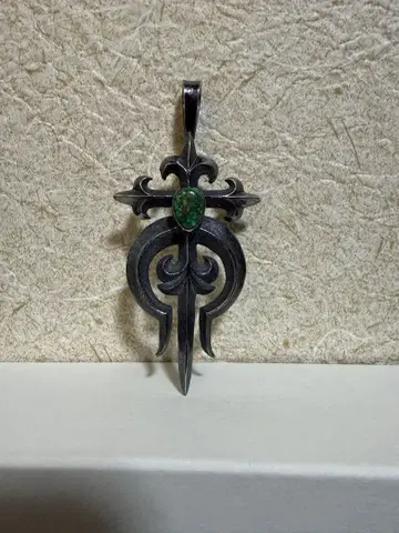 FLOYD PARKHURST 로이드 후드티 펜던트 탑