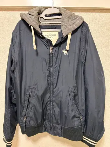 Abercrombie & Fitch 후드 부착 나일론 자켓 L