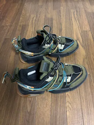 lining 스니커즈 카키