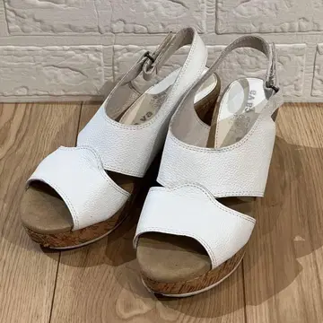사바사바 화이트 가죽 웨지 샌들 M