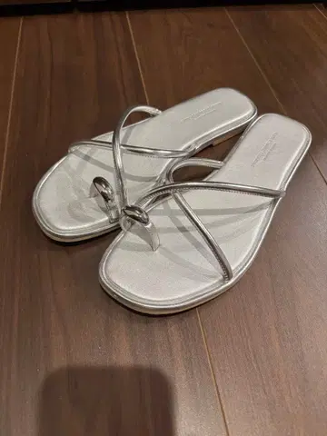 유나이티드 애로우즈 샌들