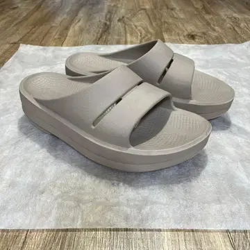 OOFOS 우포스 우메가 우아 샌들 노마드