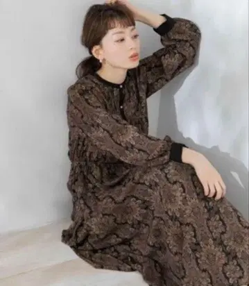 어반 리서치 브라운 꽃무늬 맥시 드레스