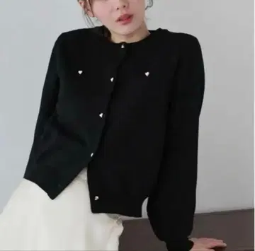 블루이스트 하트 버튼 니트 가디건