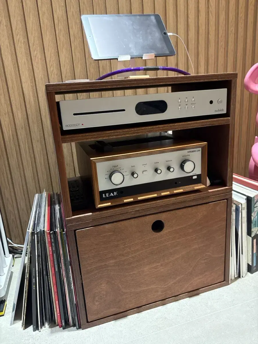 British Antique Large Cabinet #수납장,#엔틱,#엔틱가구,#빈티지가구,#영국가구 on Bunjang Global  Site.