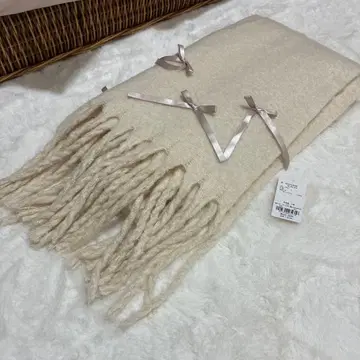 메종 드 플뢰르 아이보리 머플러 F 사이즈