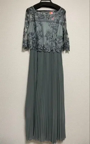 레이스 달린 경사용 드레스 M 사이즈