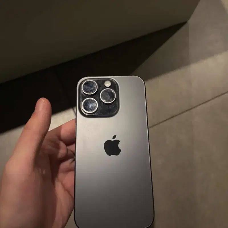 아이폰 15pro 128g 블랙 팝니다