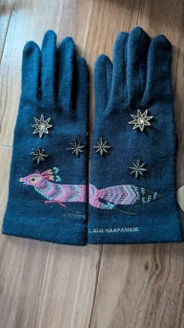클라우스 하파니에미 KLAUS HAAPANIEMI 장갑 여우 여우