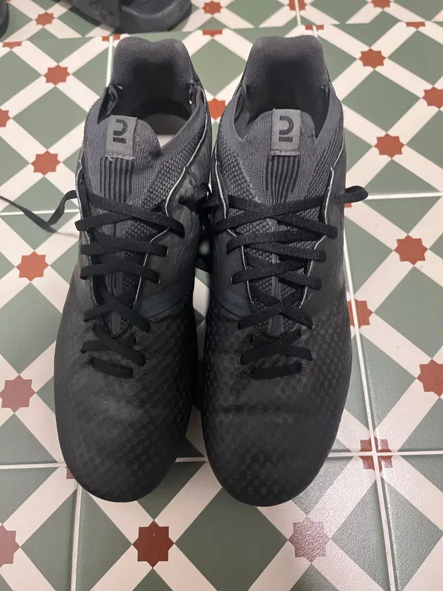 데카트론 비랄토 IV 프리미엄 MG 축구화 280