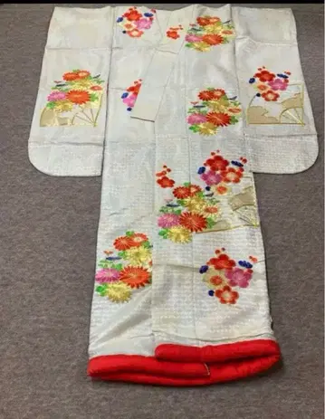 이로 우치카케 앤티크