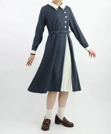 Fi.n.t 아코디언 플리츠 바이컬러 원피스 (벨트 없음)