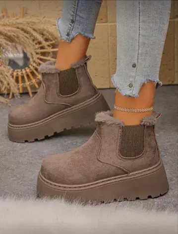 퍼 달린 통굽 스웨이드 어그 부츠