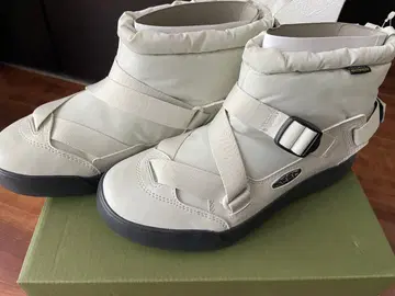 택 포함 새상품 KEEN 화이트 부츠 24