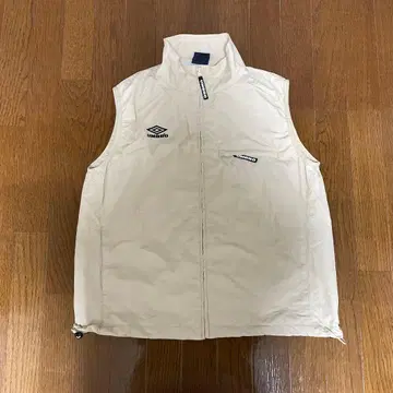 엄브로 프릭스스토어 UMBRO 나일론 베스트 베이지