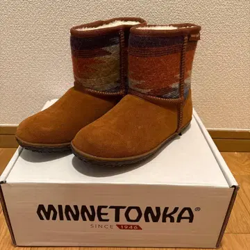 [ 새상품 ] MINNETONKA 어그 부츠 브라운