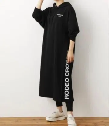 RODEOCROWNS 로데오 크라운 사이드 로고 맨투맨 원피스 F