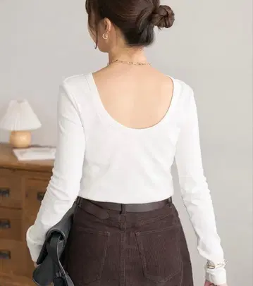 미사용 새상품 DISCOAT 리브컷 U넥 롱티 WEB 한정판