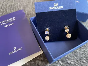 [ 컨디션 최상 ] Swarovski 크리스탈 스터드 귀걸이