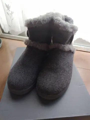 컬럼비아 부츠 24cm