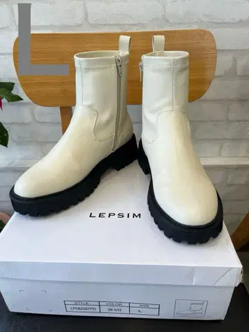 LEPSIM 화이트 부츠